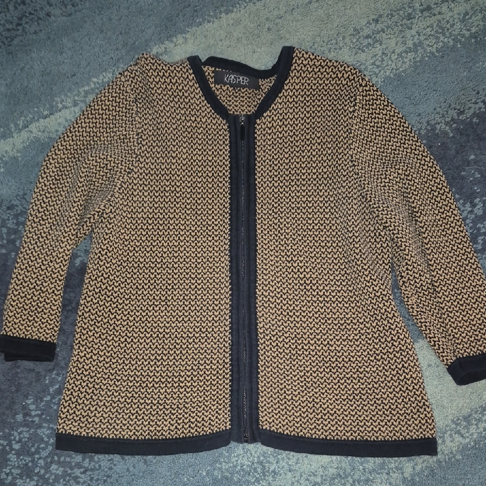 Vintage? Women's KASPER Black and Tan Sweater See Pit To Pit For Size